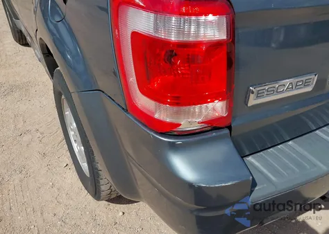 2010 Ford Escape Xls z USA, uszkodzony, nr VIN 1FMCU0C75AKA02502